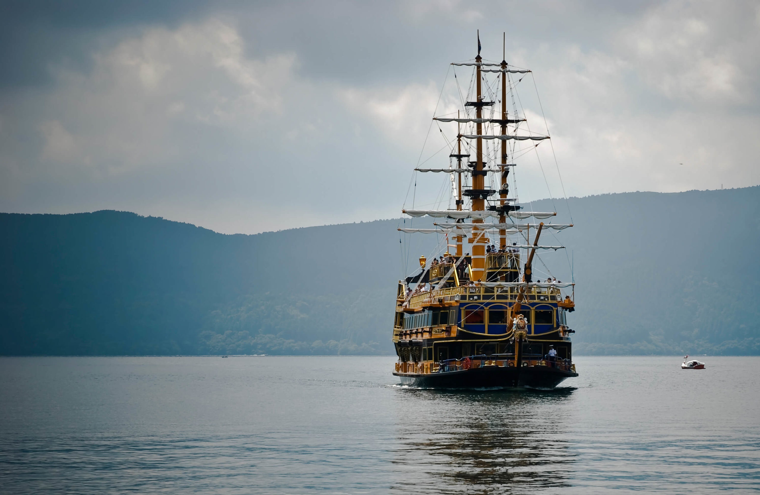 pirate ship in Hakone