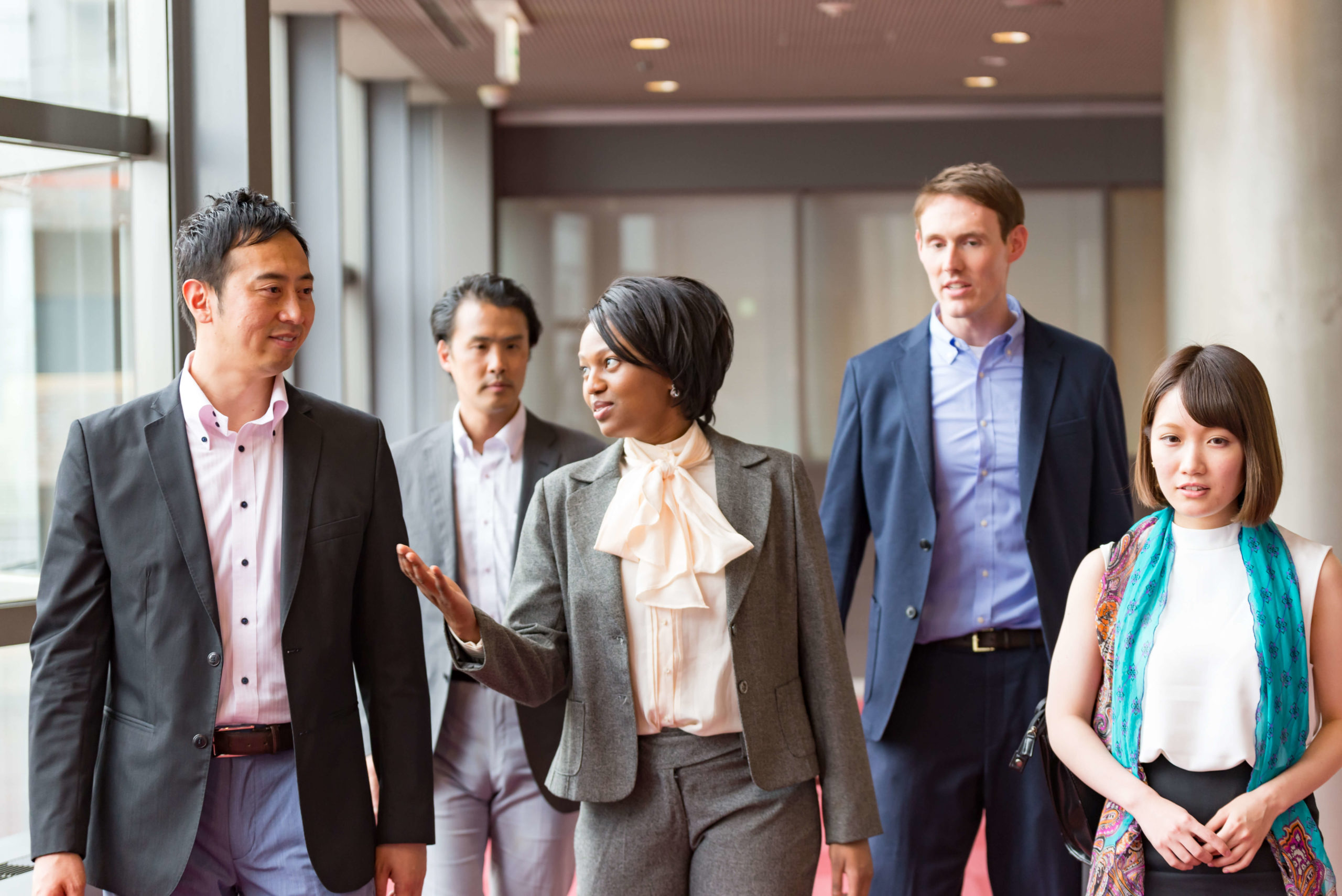 professional women working with Japanese